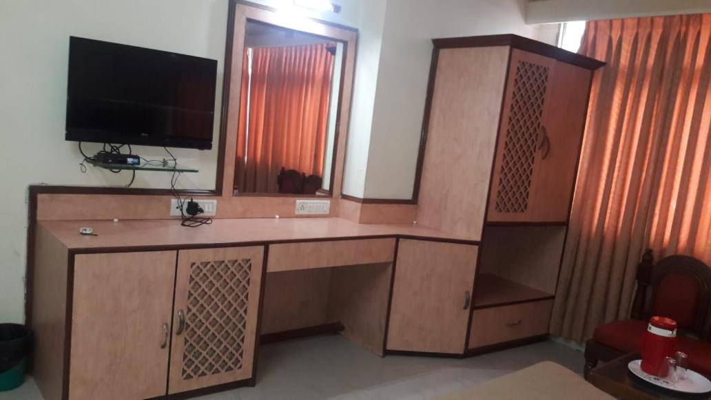 Hotel Subhash Midc Andheri Мумбаї Екстер'єр фото