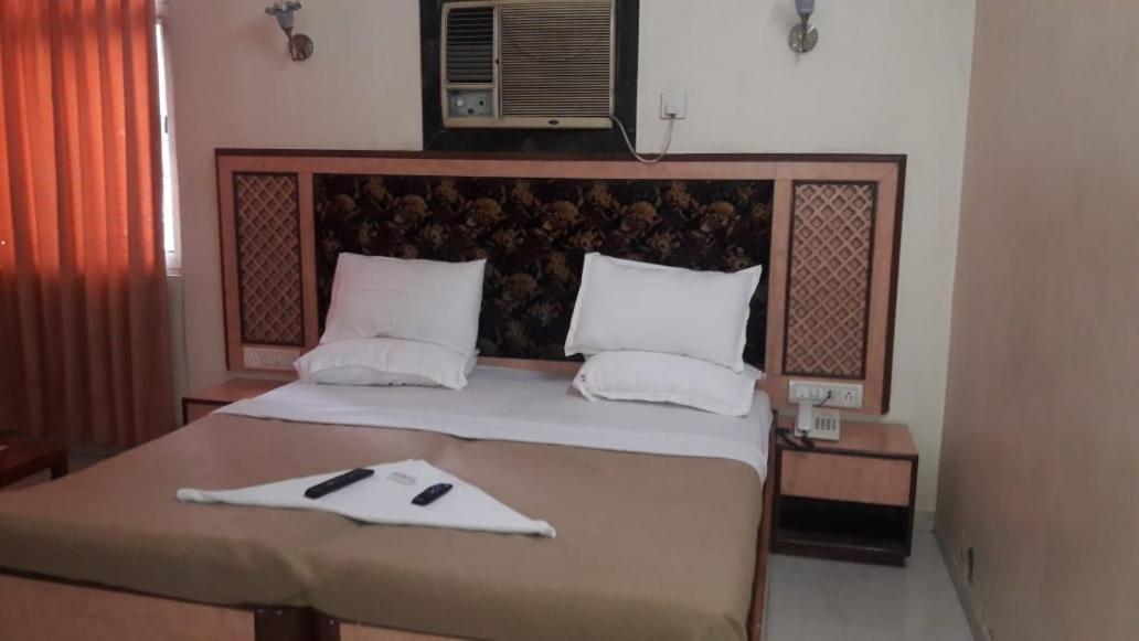 Hotel Subhash Midc Andheri Мумбаї Екстер'єр фото